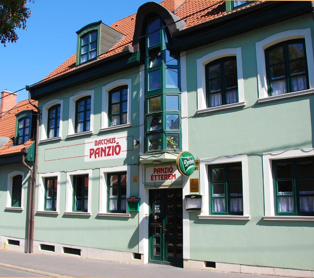 Bacchus Panzió Hotel Eger Kültér fotó